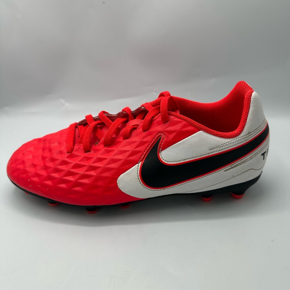 Nike JR Tiempo Legend 10 Club White Black Soccer Cleats Youth Sz 6Y